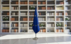 drapeau UE sur hampe