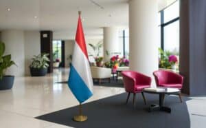 drapeau Luxembourg avec mat