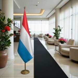 drapeau Luxembourg avec mat