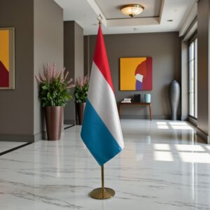 drapeau Luxembourg avec mat