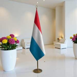 drapeau Luxembourg avec mat