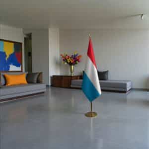 drapeau Luxembourg avec mat