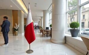 drapeau Malte sur socle