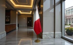 drapeau Malte avec mat