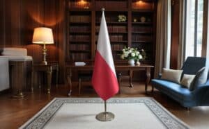 drapeau Pologne sur pied
