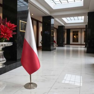 drapeau Pologne sur pied