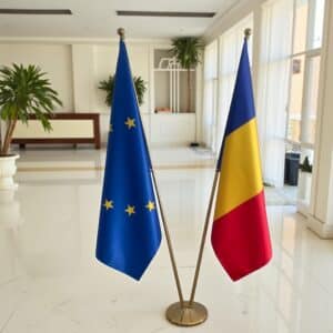 drapeau Roumanie avec socle