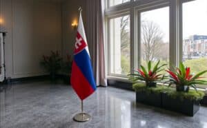 drapeau Slovaquie avec pied