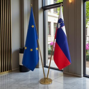 drapeau Slovenie avec hampe