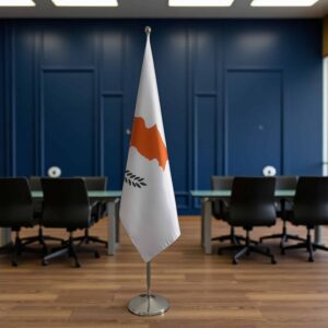 drapeau Chypre sur socle