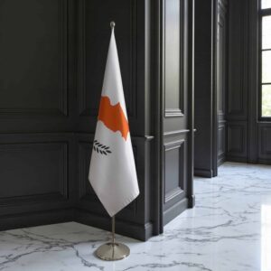 drapeau Chypre sur socle