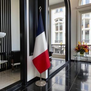 drapeau france avec pied