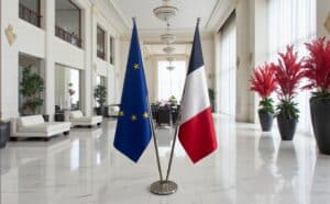 drapeau france avec pied