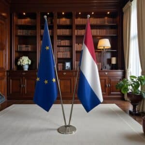 drapeau Pays-Bas et UE sur pied
