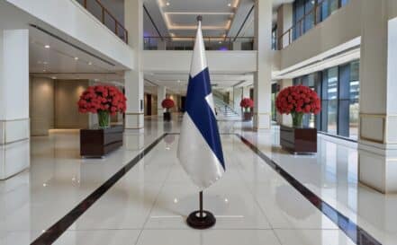 socle drapeau finlande