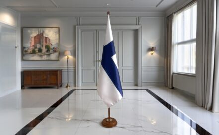 socle drapeau finlande