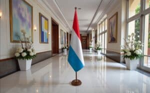 socle drapeau luxembourg